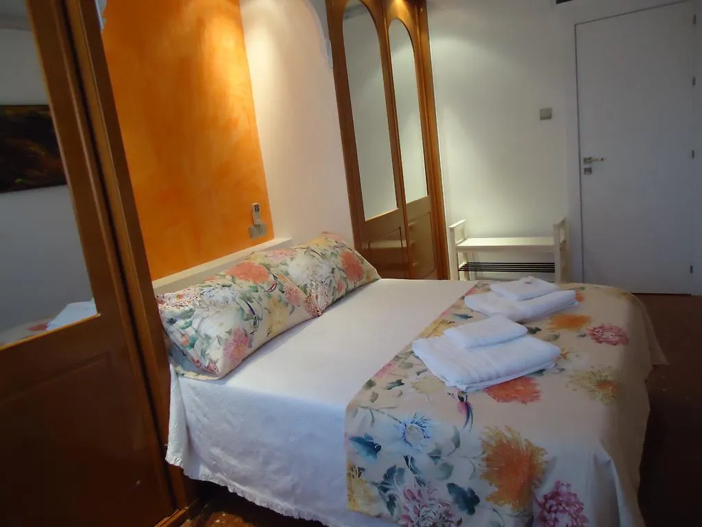Atico Mulhacen Apartment Granada 0*,